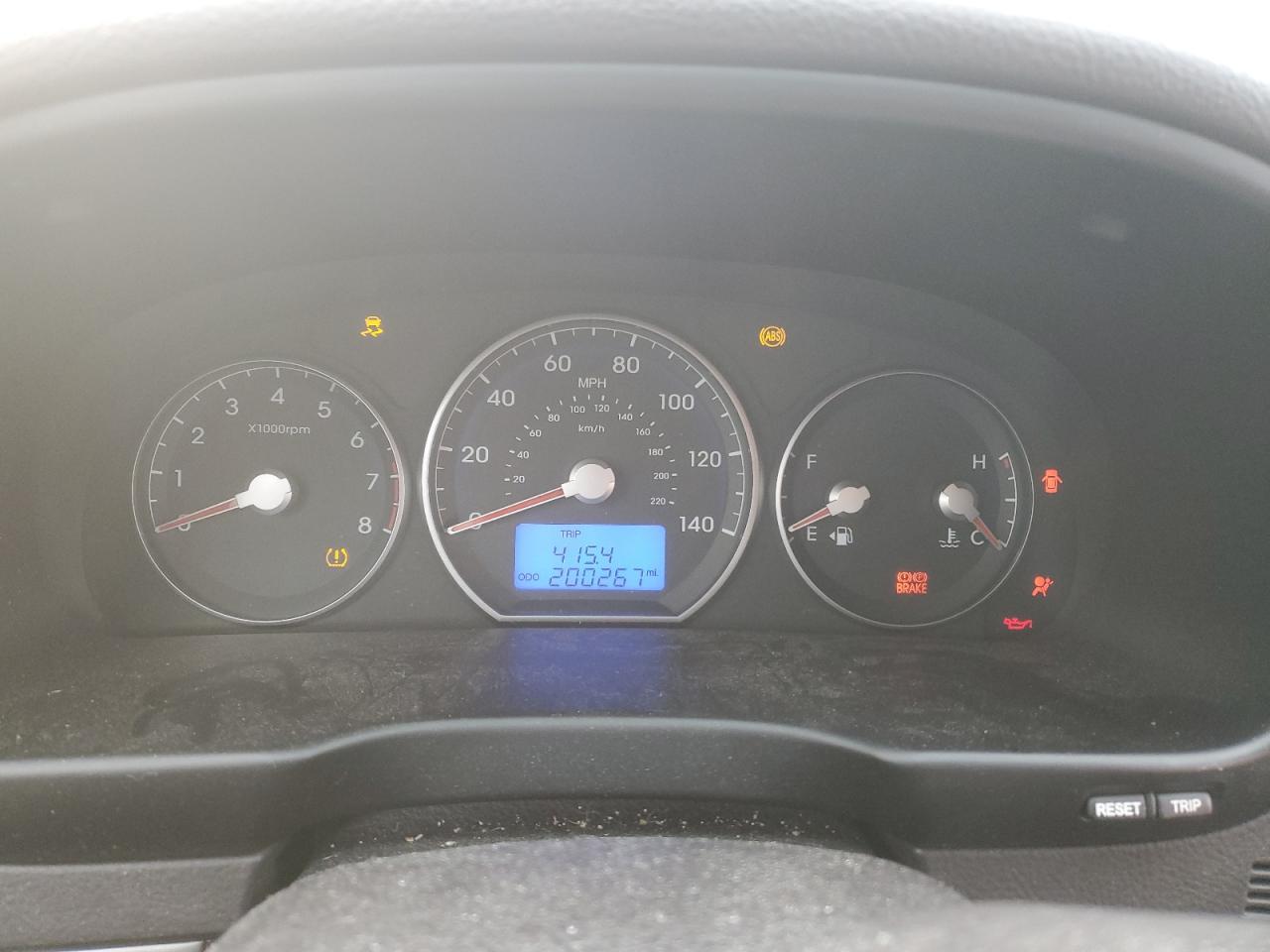 2010 Hyundai Santa Fe - Image 9
