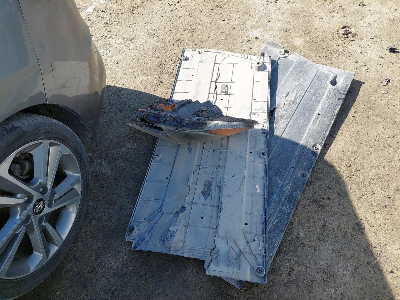 KMHD84LF5HU127795 - 2017 HYUNDAI ELANTRA - #42268455