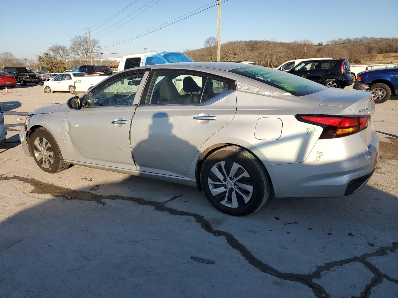 2024 Nissan Altima - Image 2