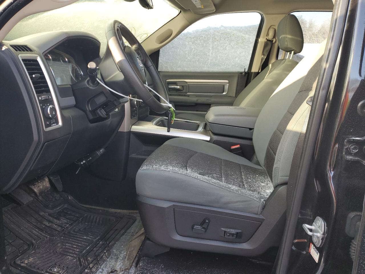 2016 RAM 1500 - Image 7