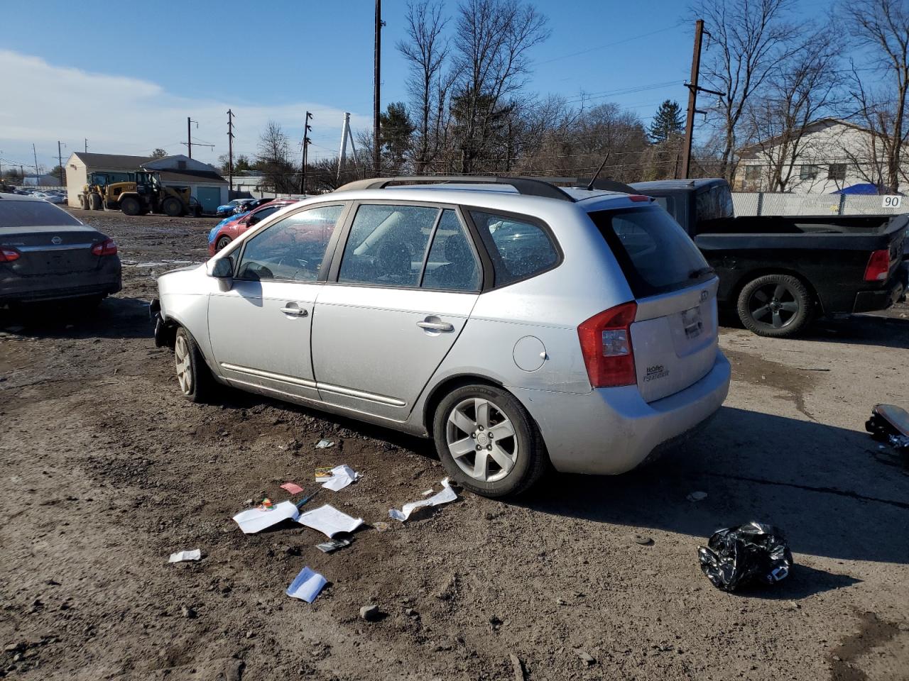 2009 Kia Rondo - Image 2