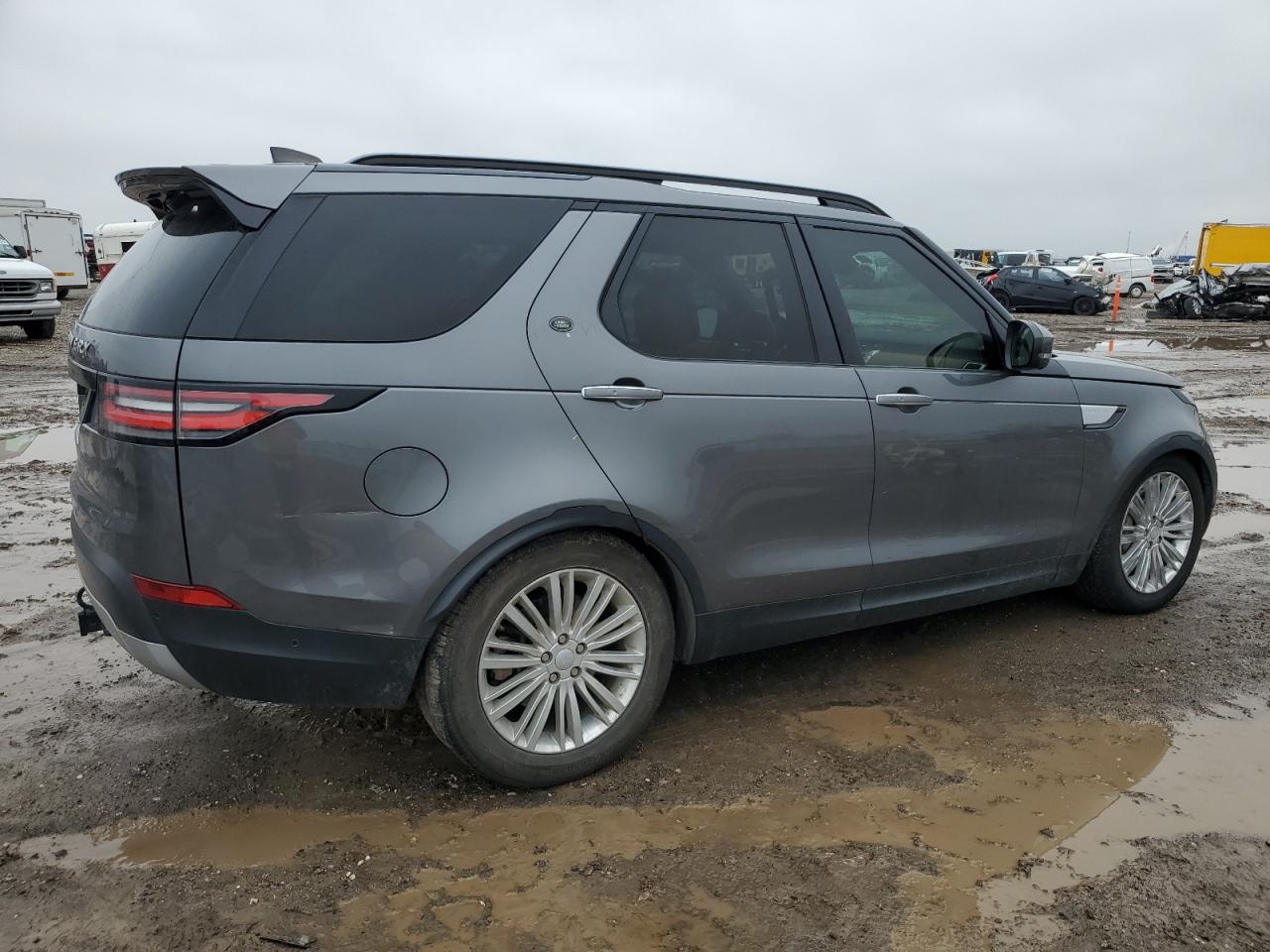 2018 Land Rover Discovery - Image 3