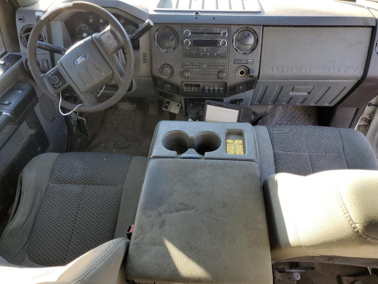2011 Ford F550 - Image 8
