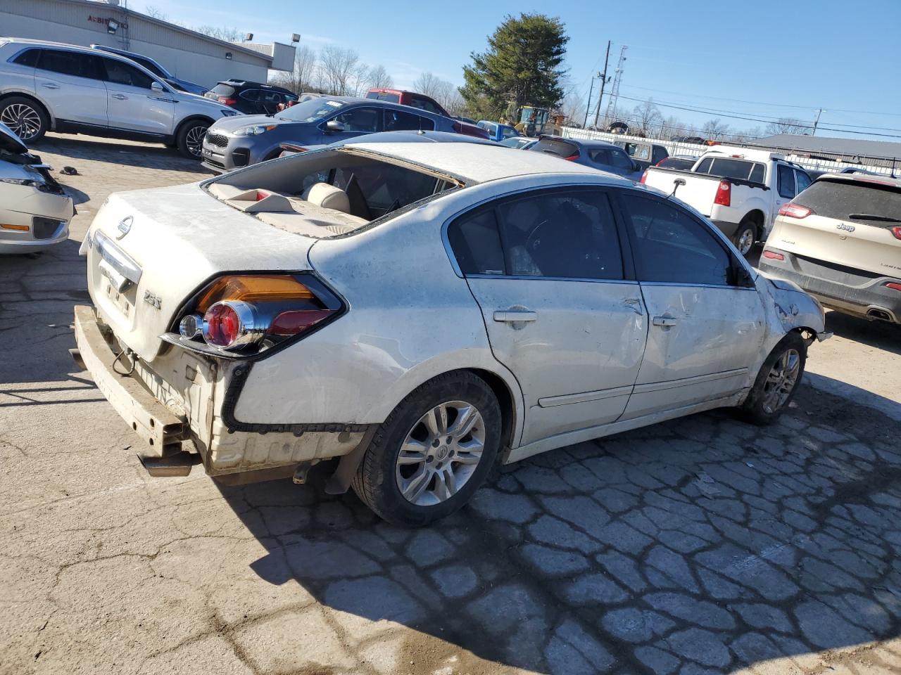 2010 Nissan Altima - Image 3
