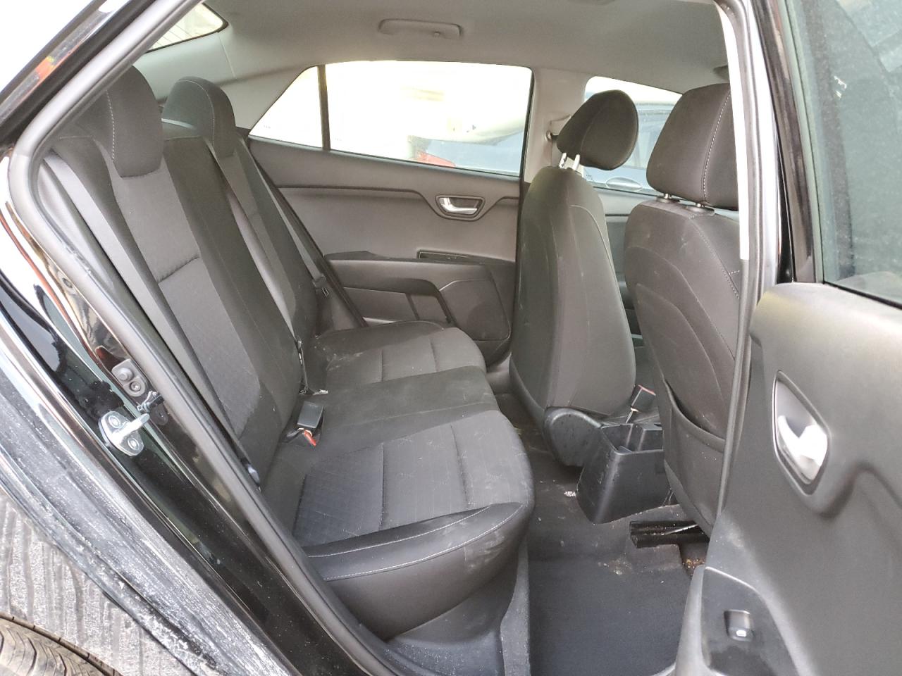 2023 Kia Rio - Image 10