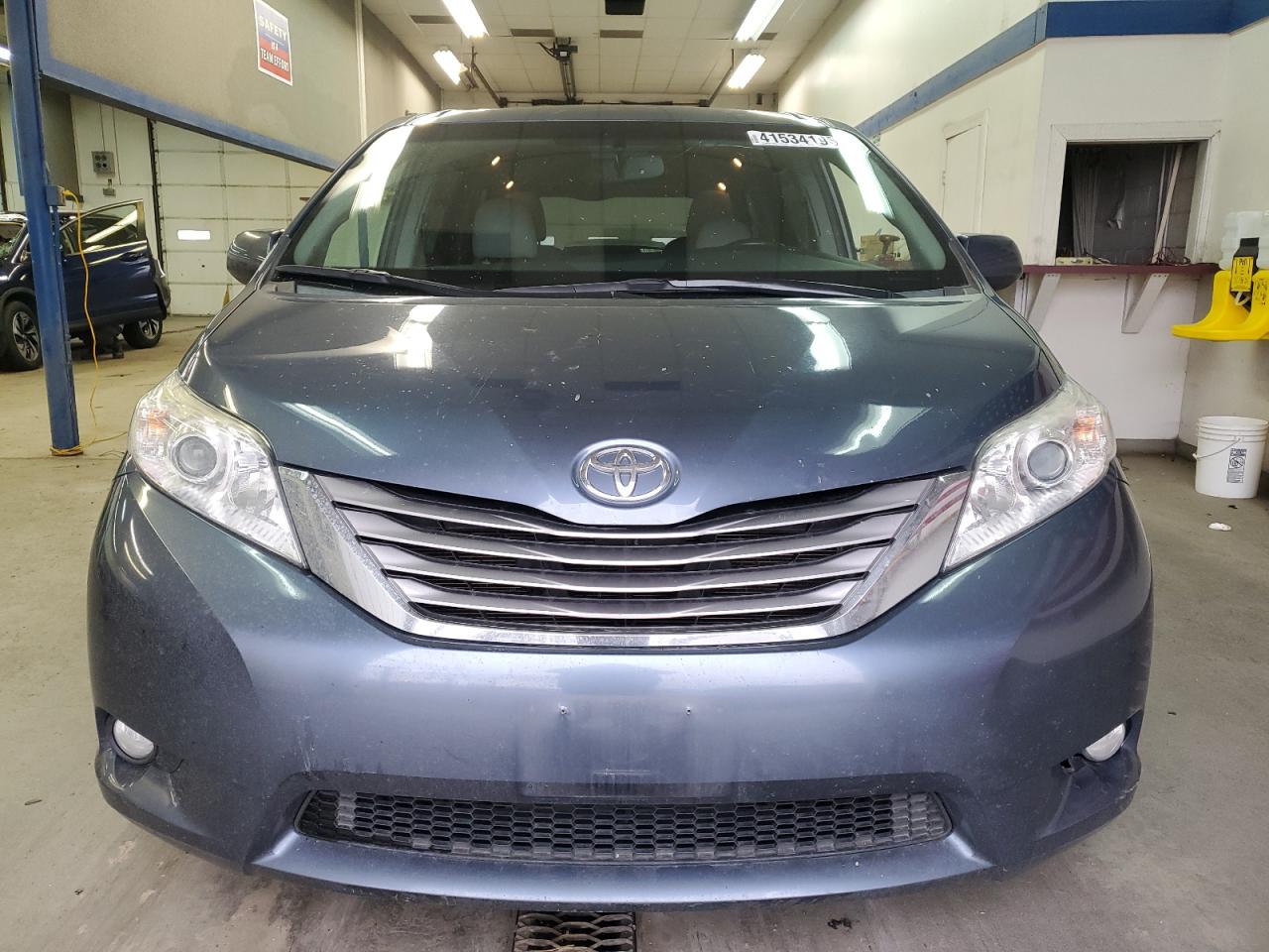 VIN 5TDDK3DC5FS098661 2015 TOYOTA All Models no.5