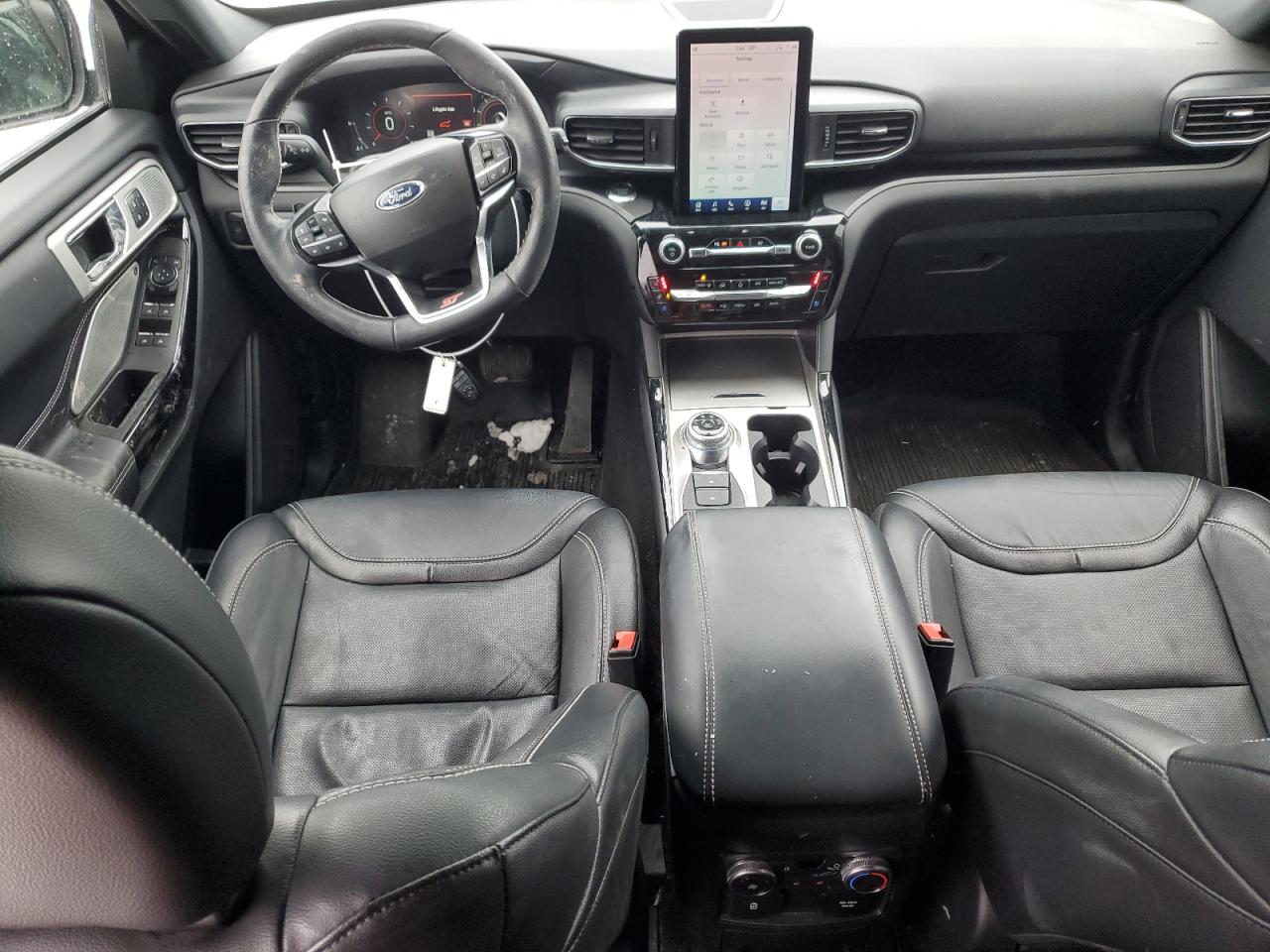 2022 Ford Explorer - Image 8