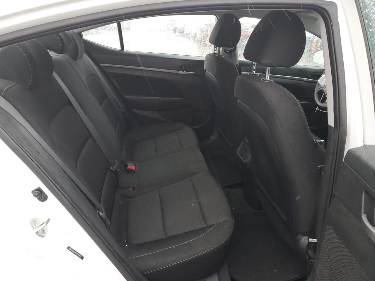 2018 Hyundai Elantra - Image 10