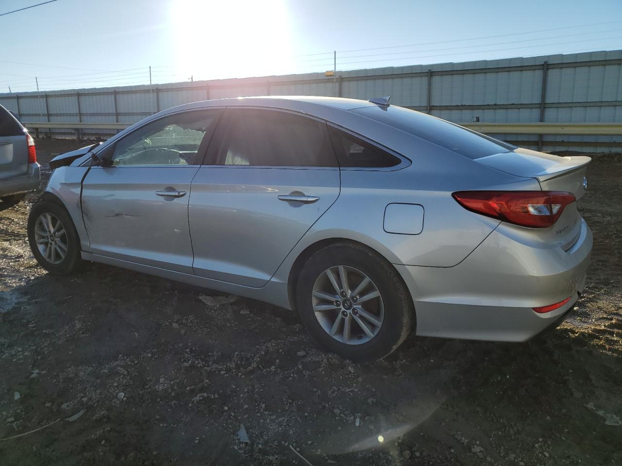 2016 Hyundai Sonata - Image 2