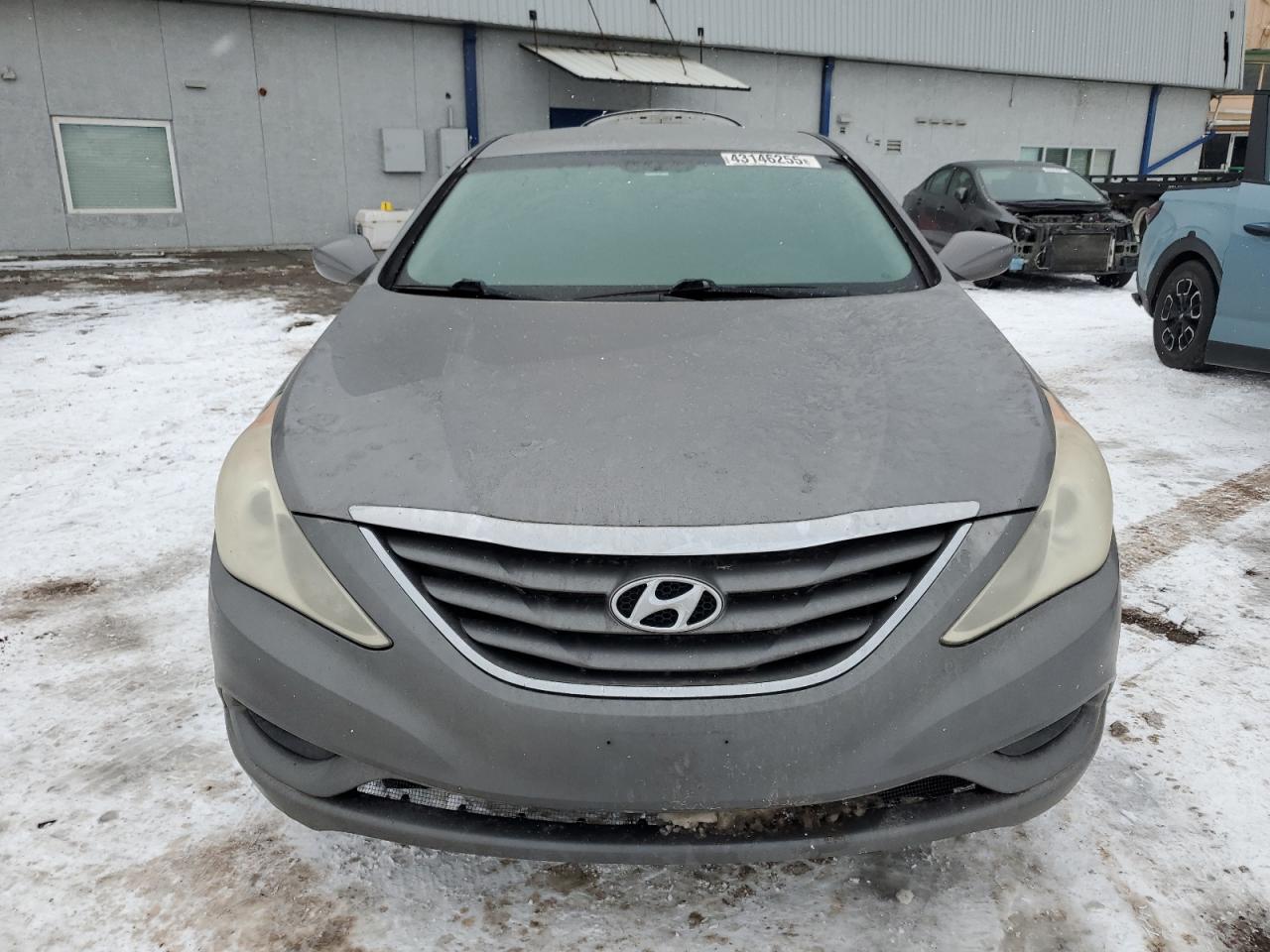 2011 Hyundai Sonata - Image 5