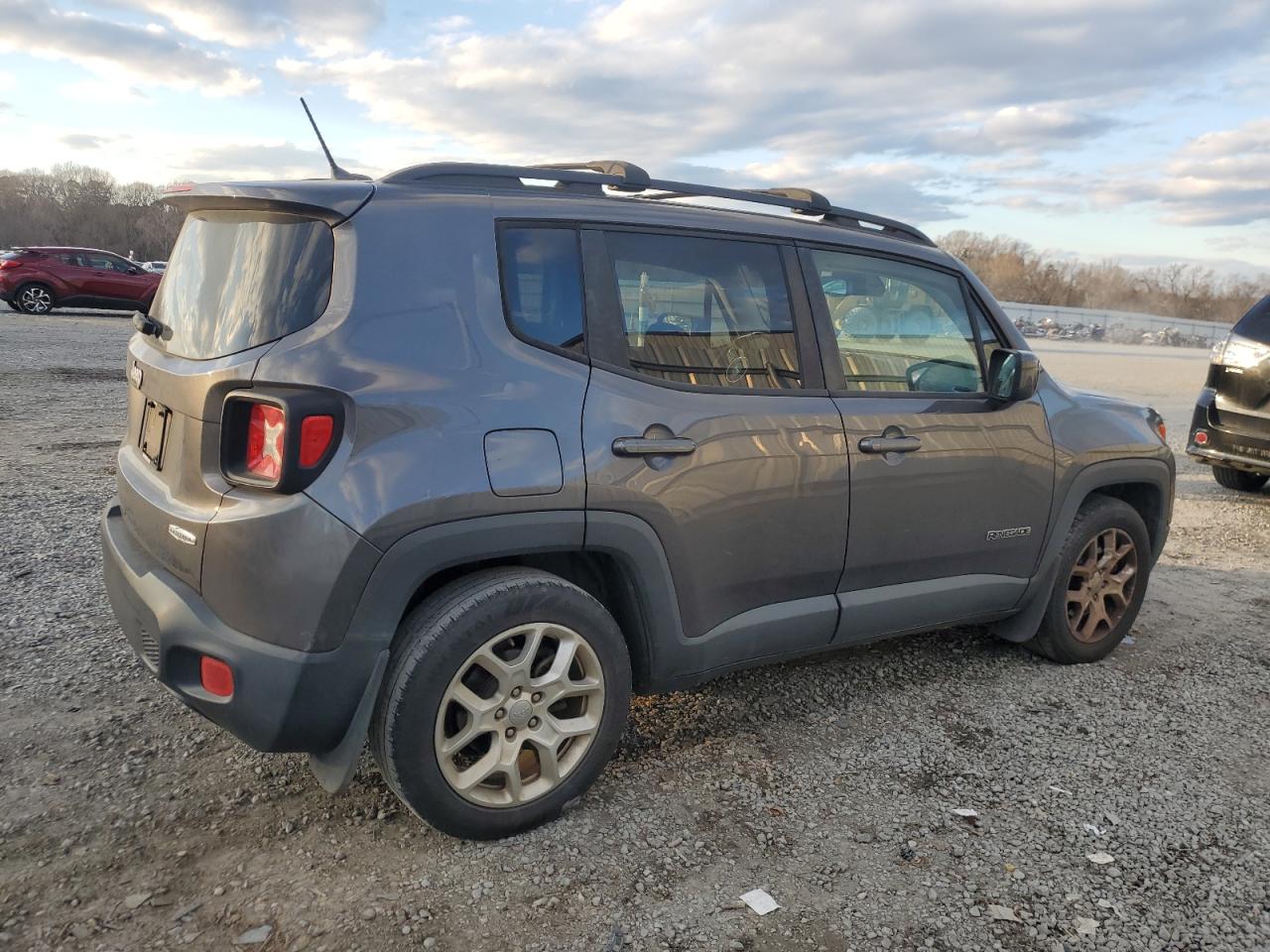 2017 Jeep Renegade - Image 3