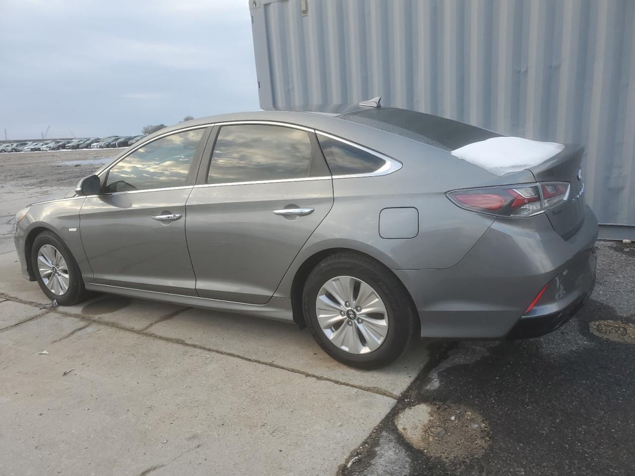 2018 Hyundai Sonata - Image 2