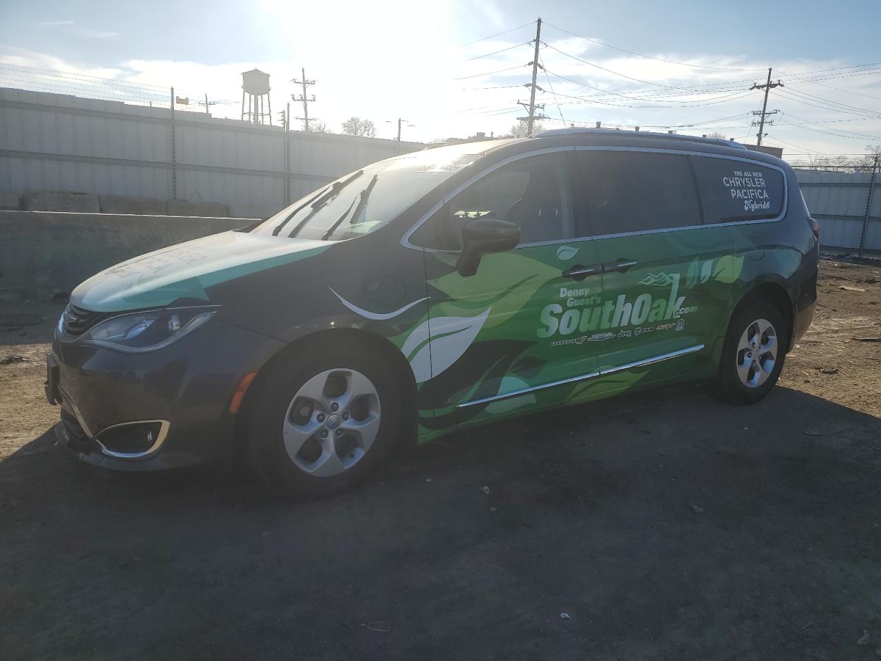 2018 Chrysler Pacifica Hybrid Touring L للبيع في Chicago Heights، IL - Frame Damage