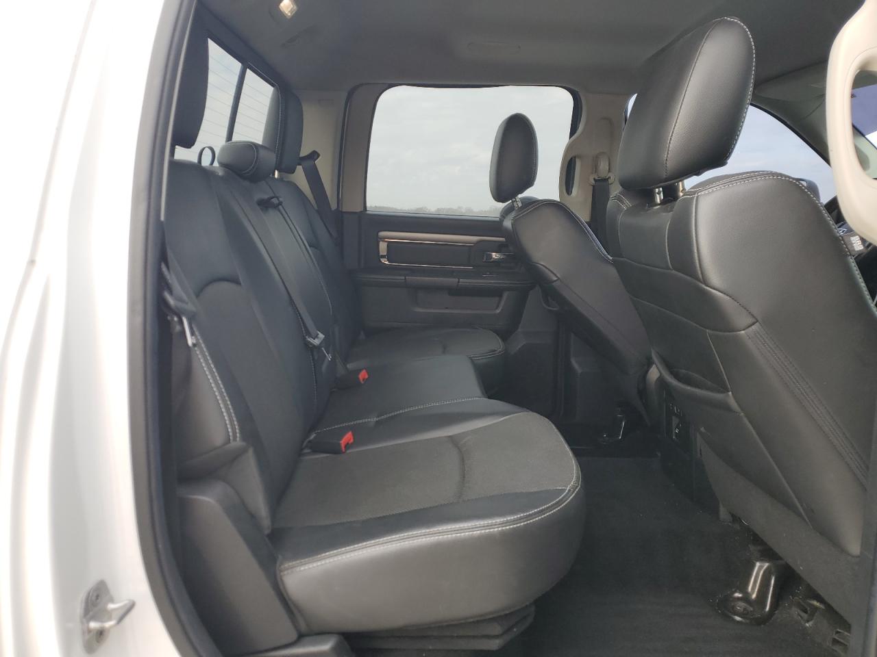 2014 RAM 1500 - Image 10