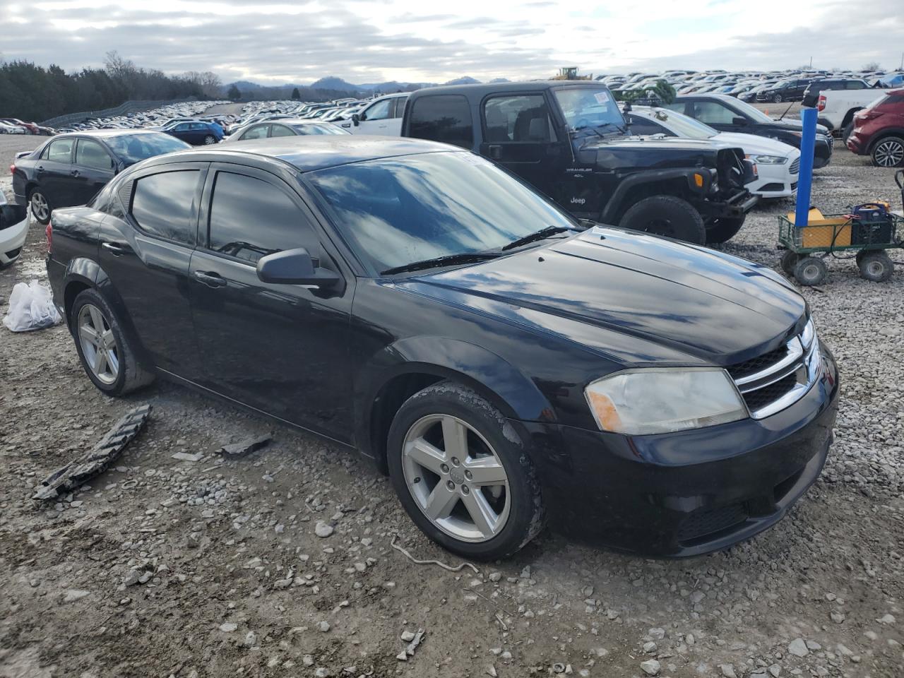 VIN 1C3CDZABXDN517423 2013 DODGE AVENGER no.4