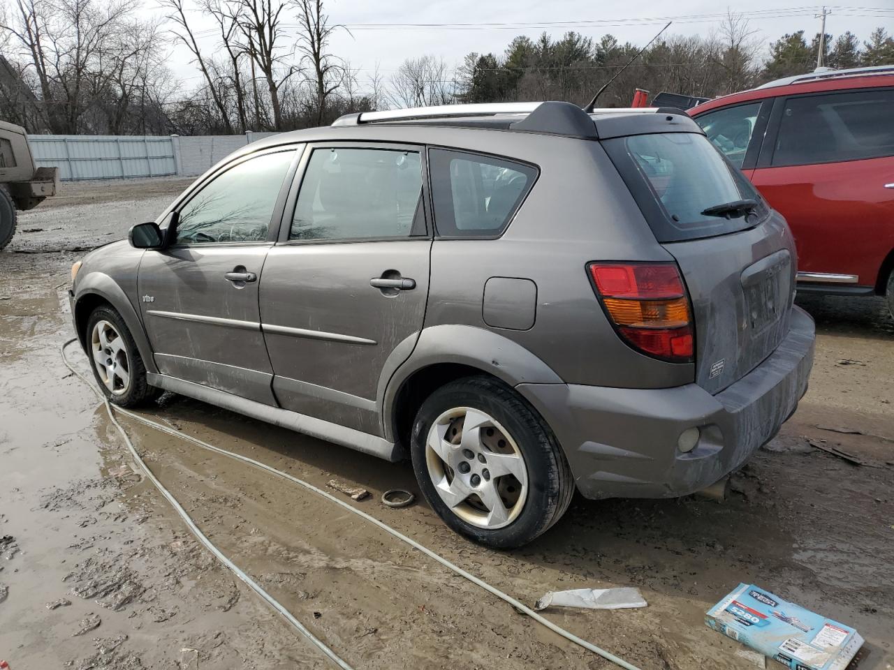 2008 Pontiac Vibe - Image 2