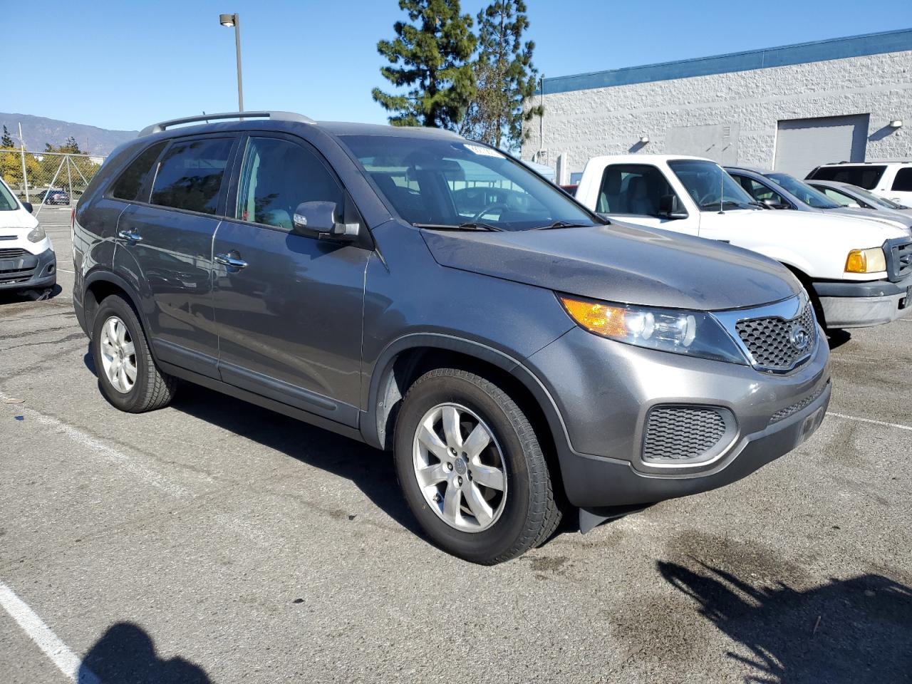 VIN 5XYKT4A29DG420993 2013 KIA SORENTO no.4