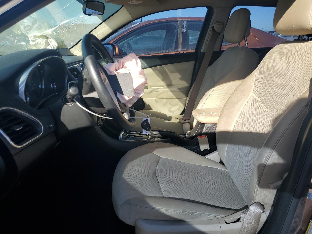 2013 Chrysler 200 - Image 7