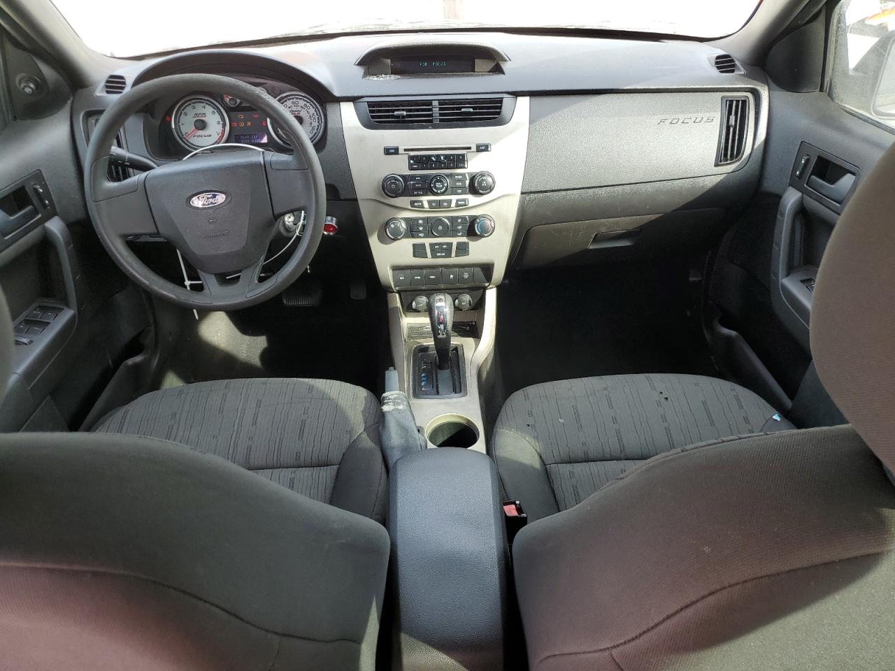 2010 Ford Focus - Image 8