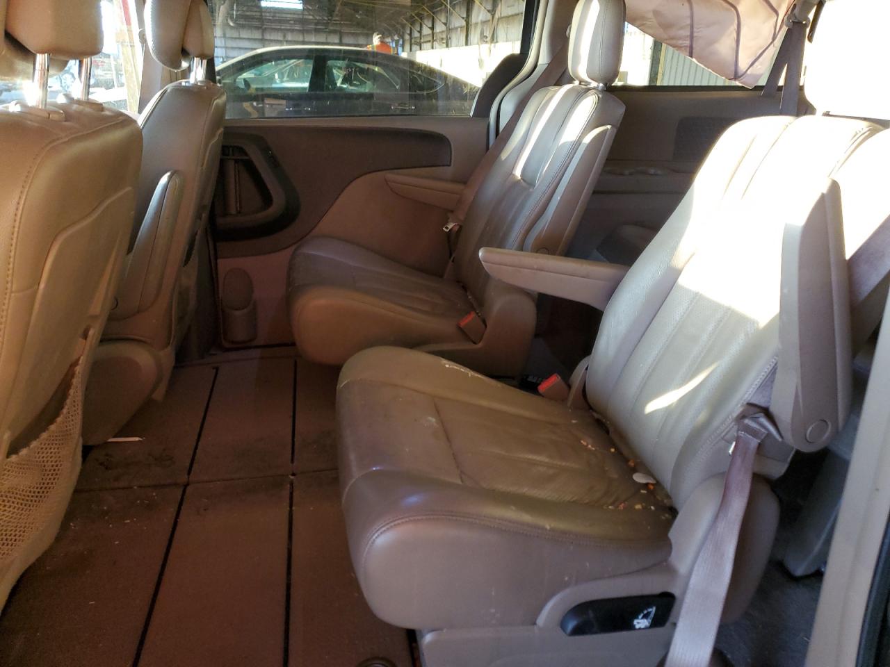 2012 Chrysler Town & Country - Image 11