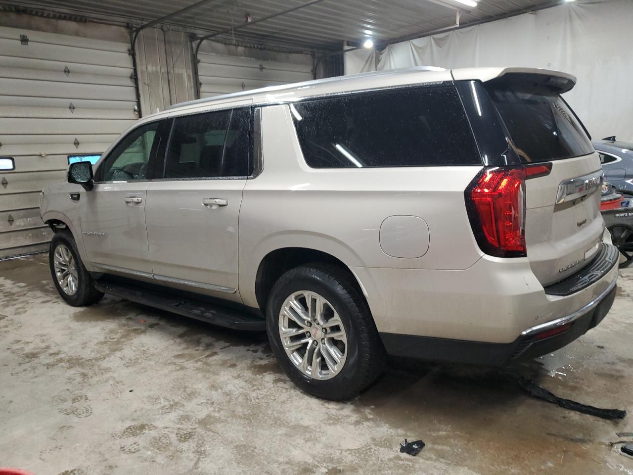 2021 GMC Yukon - Image 2