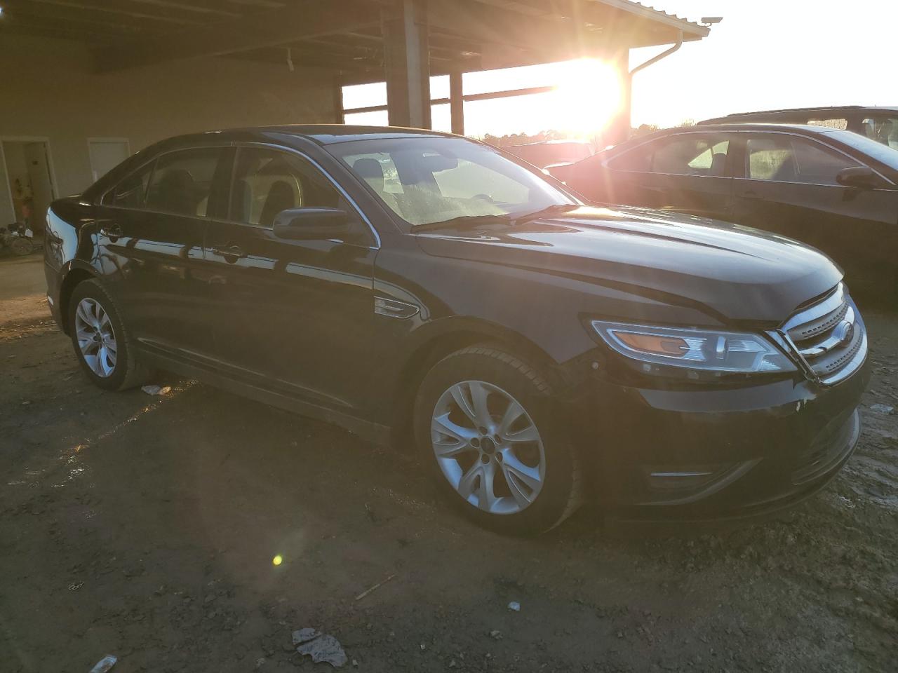 2011 Ford Taurus - Image 4
