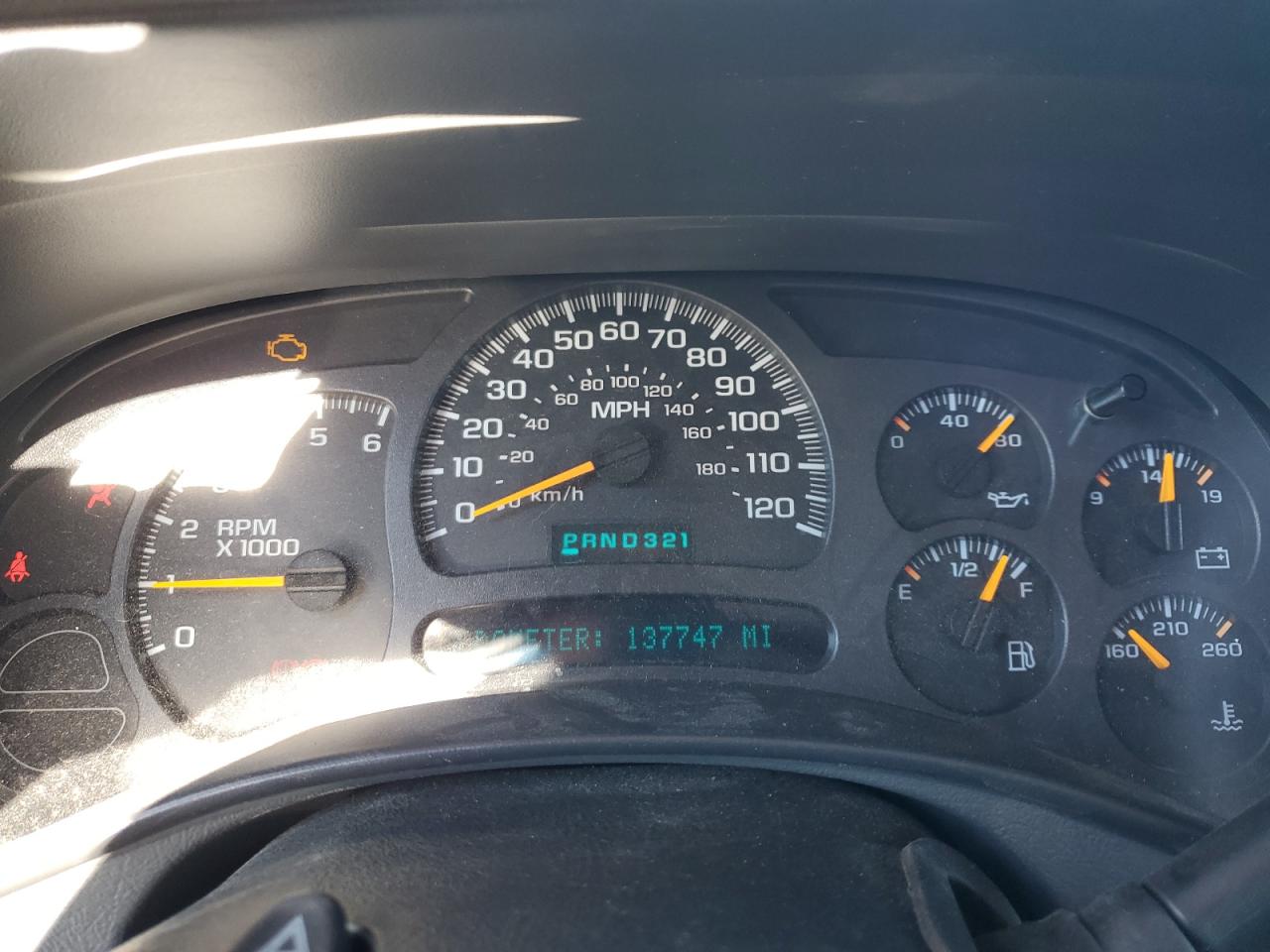 2004 Chevrolet Silverado - Image 9