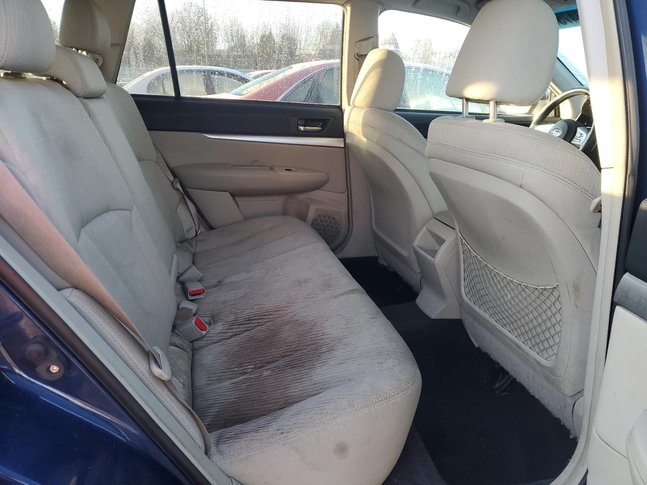 2010 Subaru Outback - Image 11