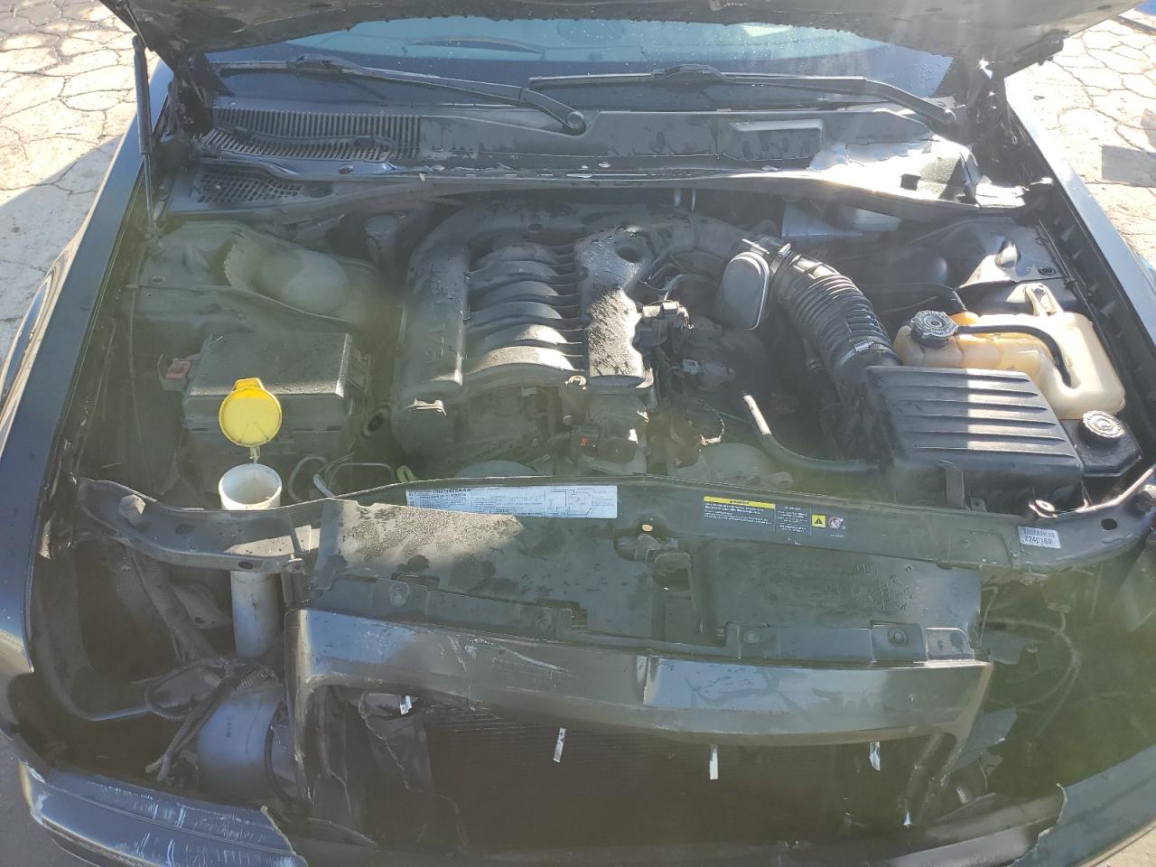 2009 Chrysler 300 - Image 11