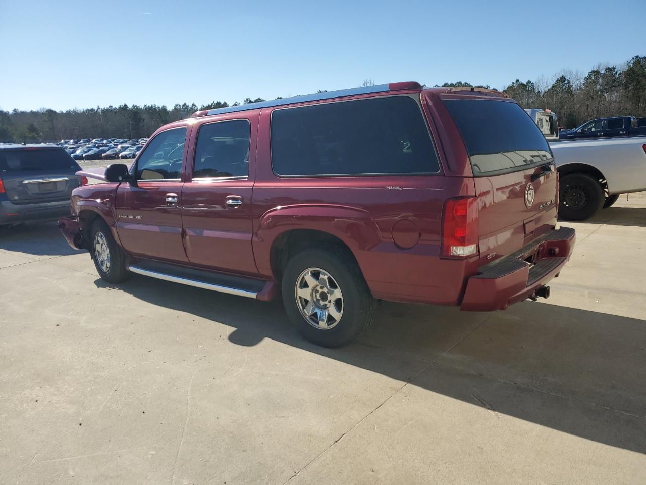 2004 Cadillac Escalade - Image 2