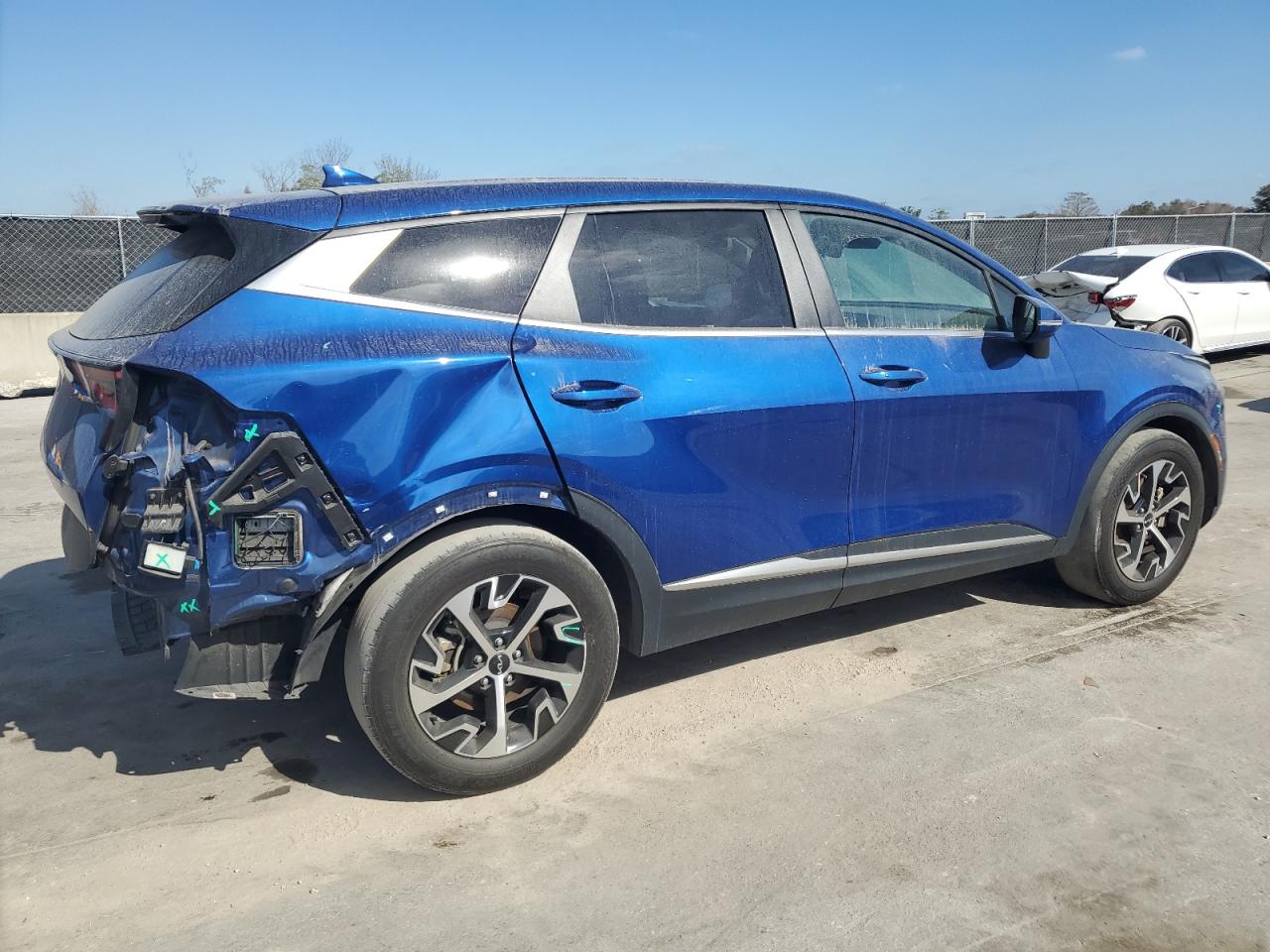 2023 Kia Sportage - Image 3