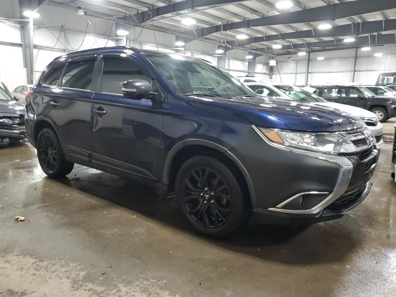 2018 Mitsubishi Outlander - Image 4