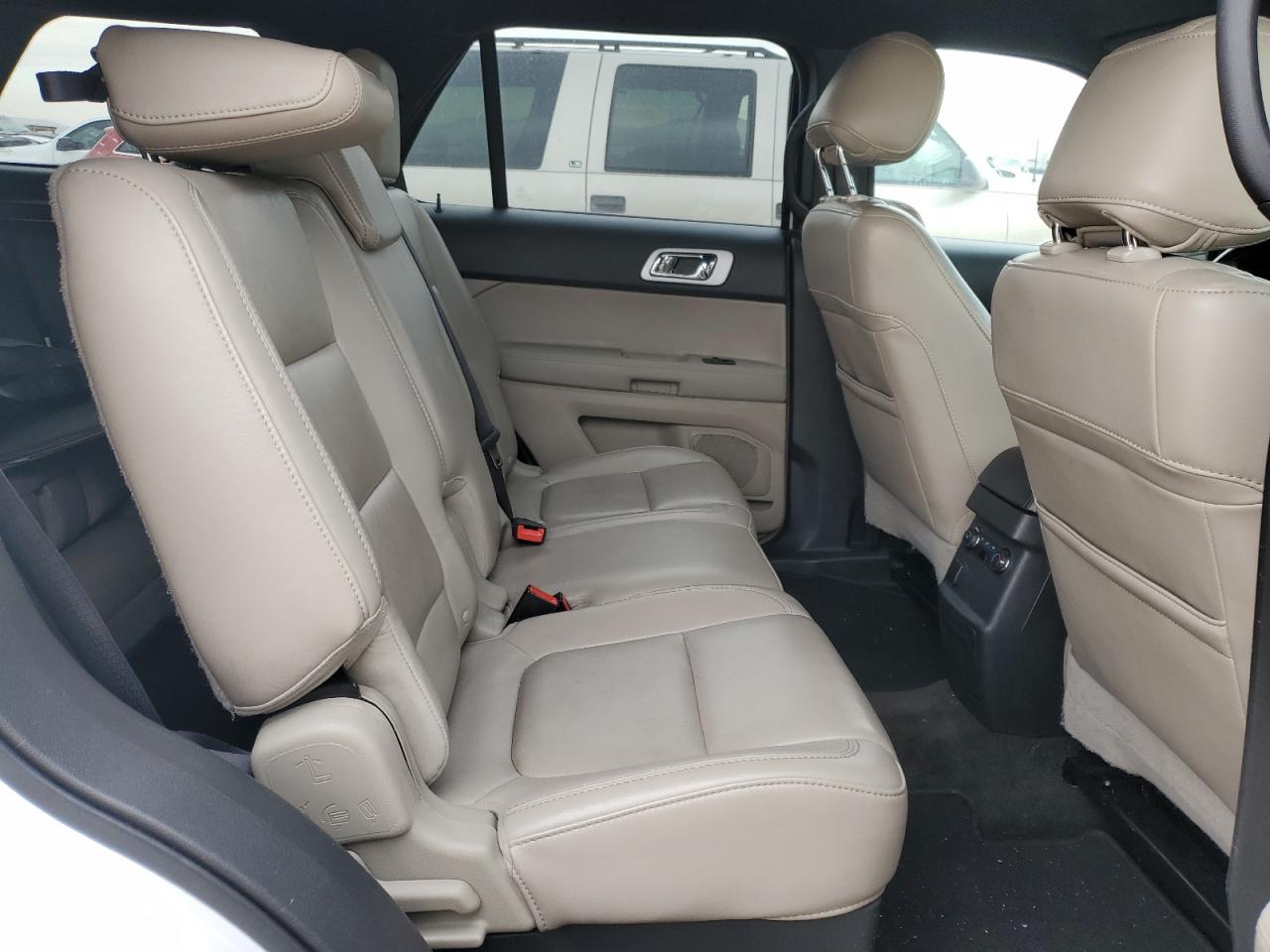 2013 Ford Explorer - Image 10