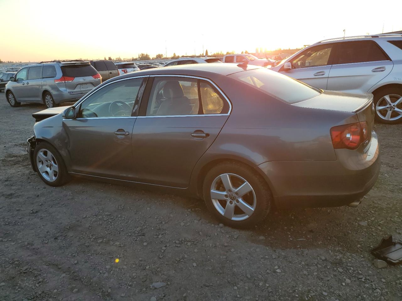 2008 Volkswagen Jetta - Image 2