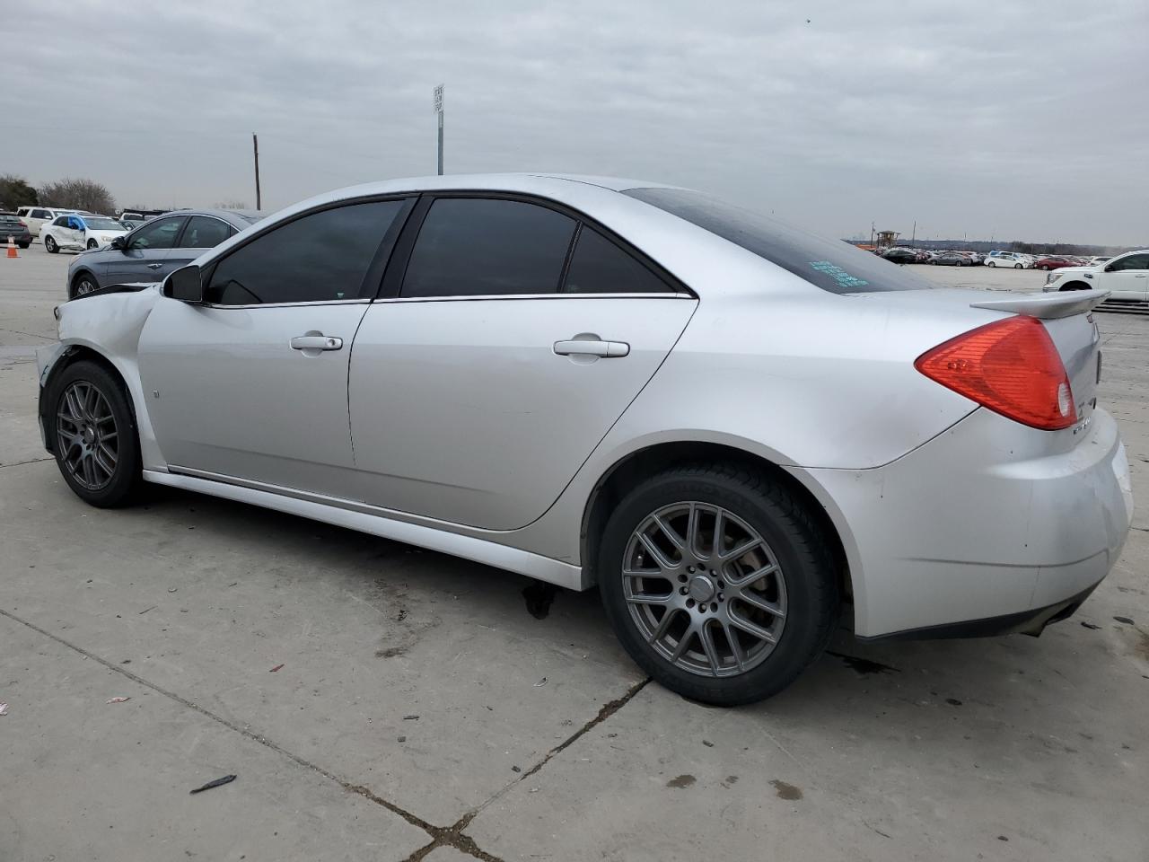 2009 Pontiac G6 - Image 2