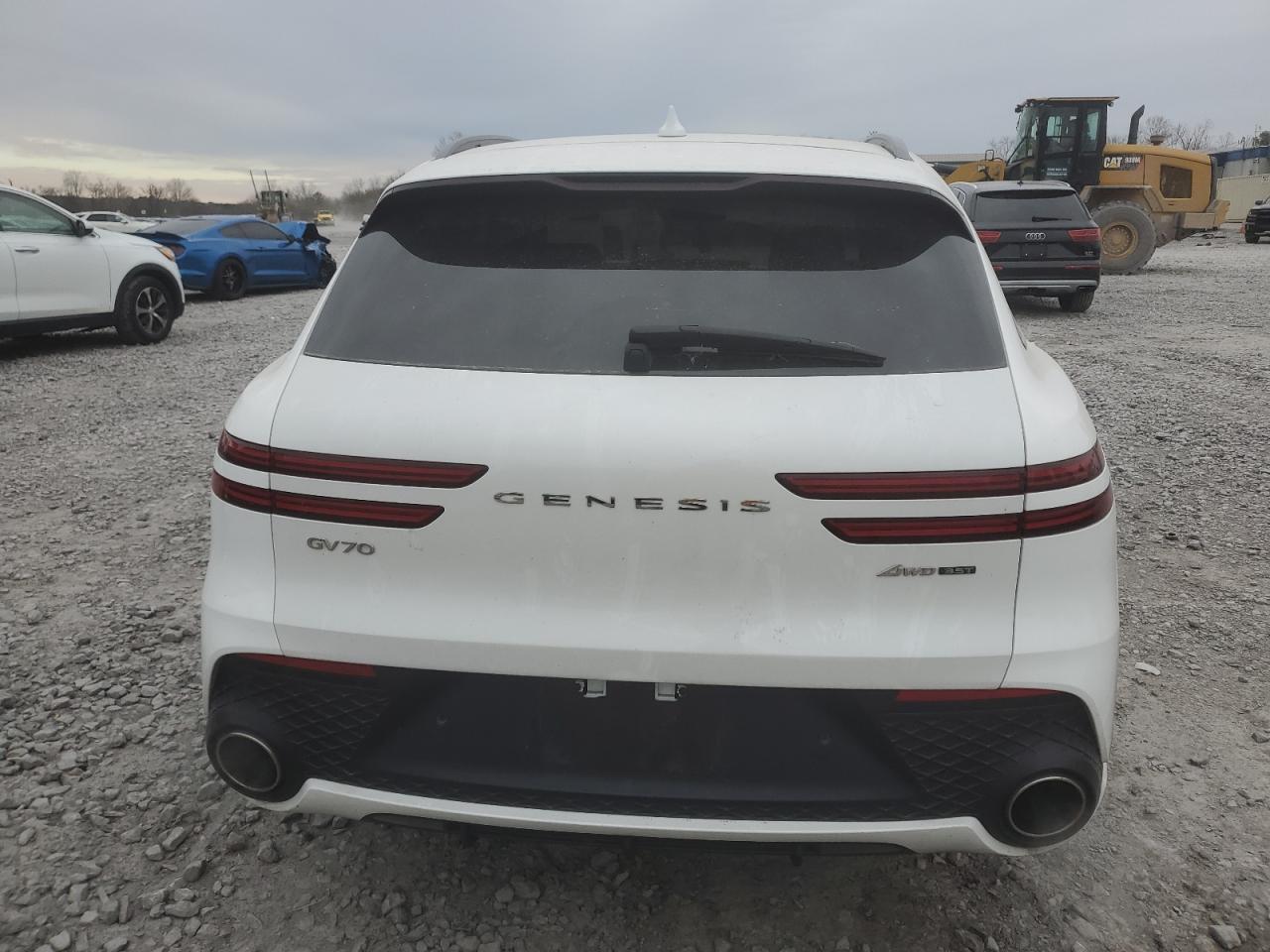 2022 Genesis GV70 - Image 6