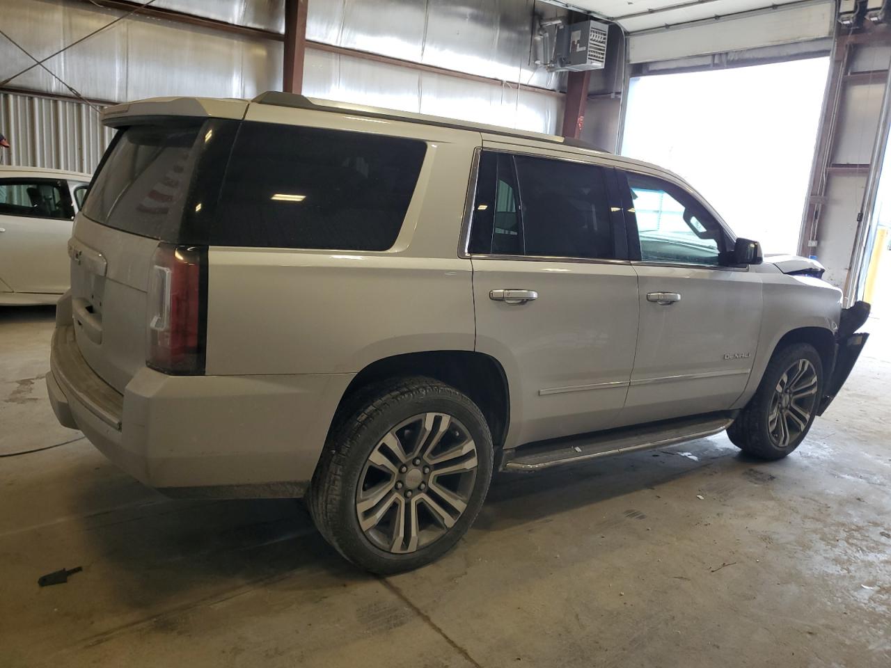 2017 GMC Yukon - Image 3