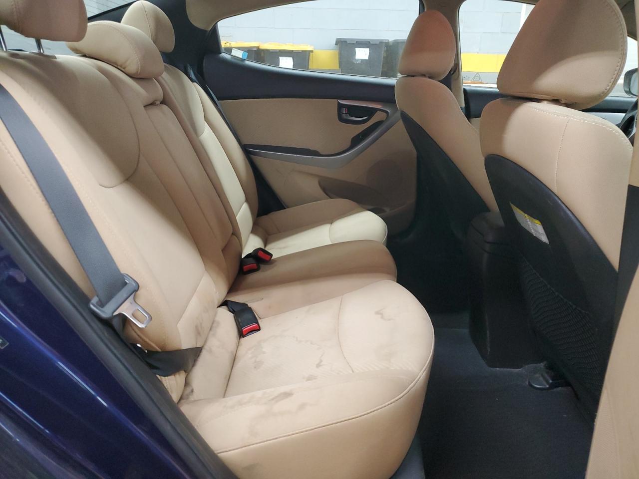 2013 Hyundai Elantra - Image 10
