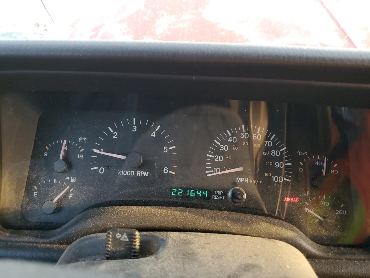 1998 Jeep Grand Cherokee - Image 9