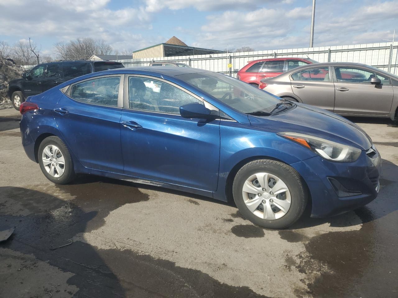 2016 Hyundai Elantra - Image 4