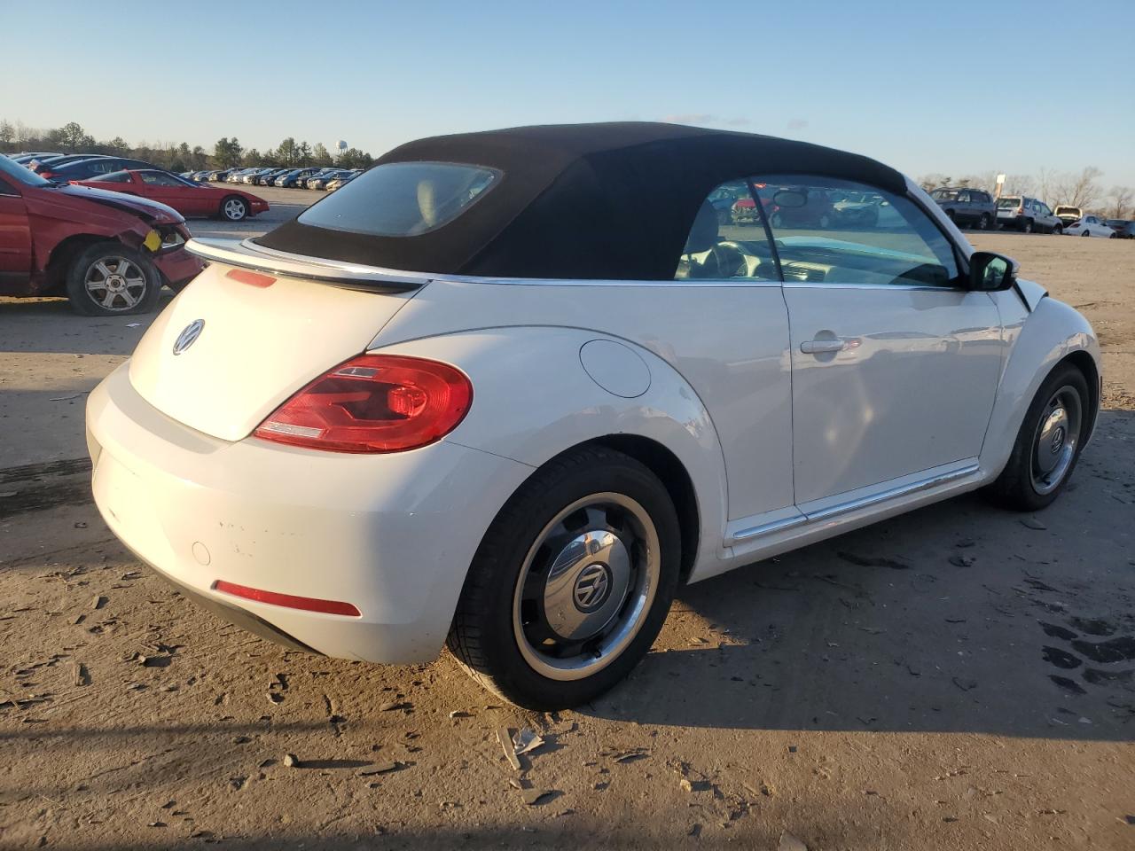 2013 Volkswagen Beetle - Image 3
