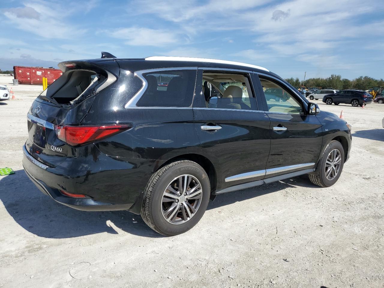 2016 Infiniti QX60 - Image 3