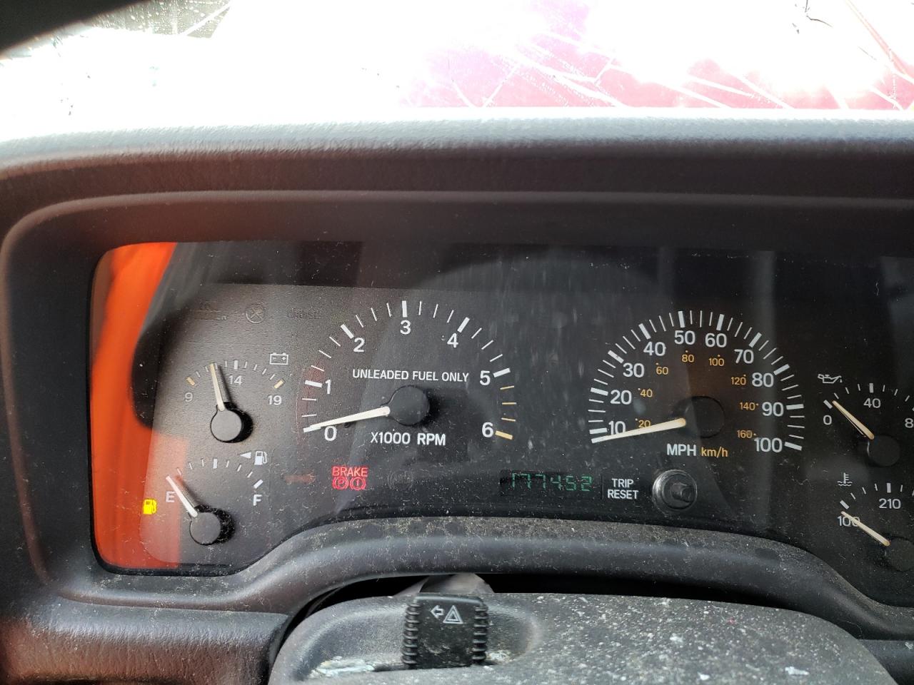1999 Jeep Grand Cherokee - Image 9
