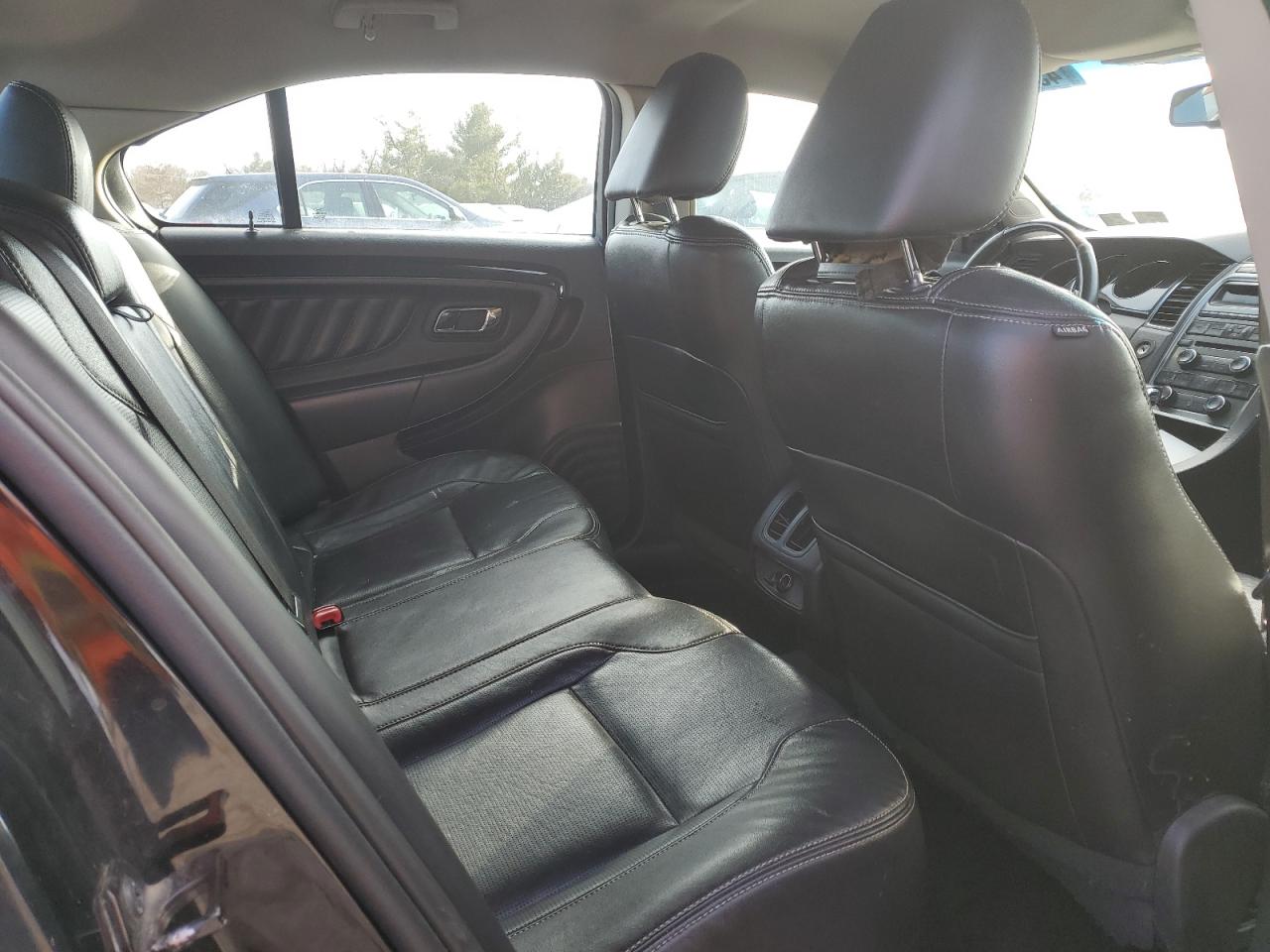 2010 Ford Taurus - Image 10