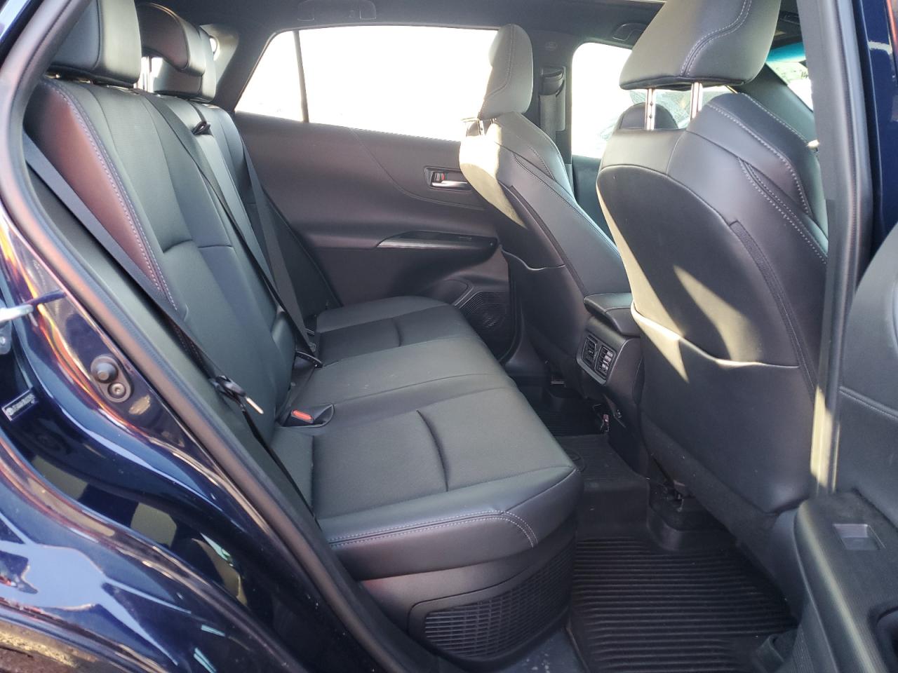 2021 Toyota Venza - Image 11