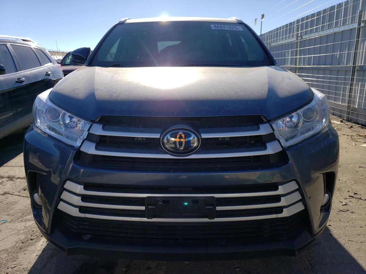 2019 Toyota Highlander - Image 5