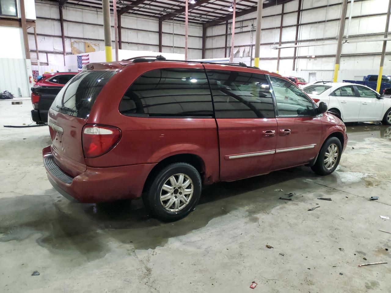 2005 Chrysler Town & Country - Image 3