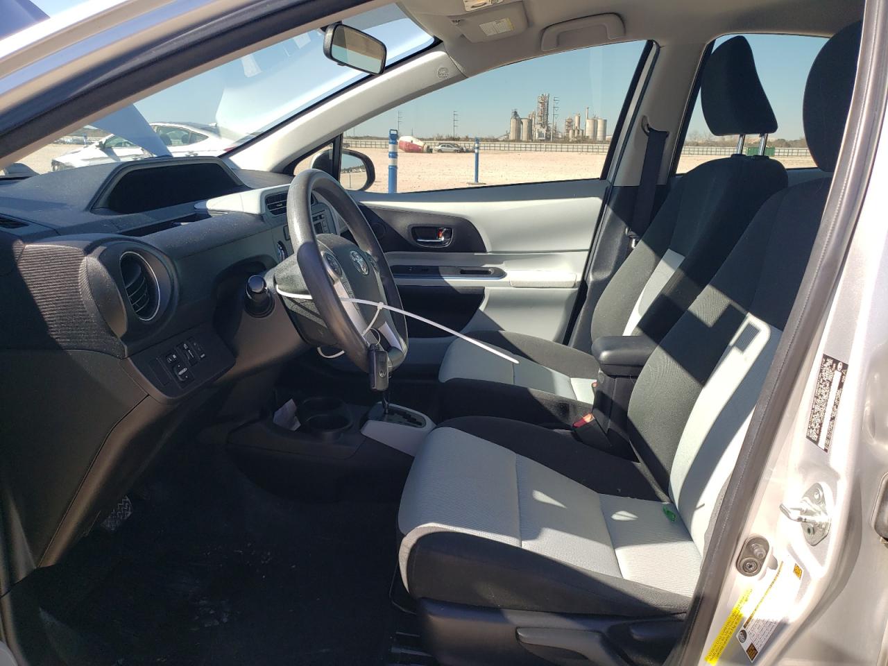 2012 Toyota Prius - Image 7