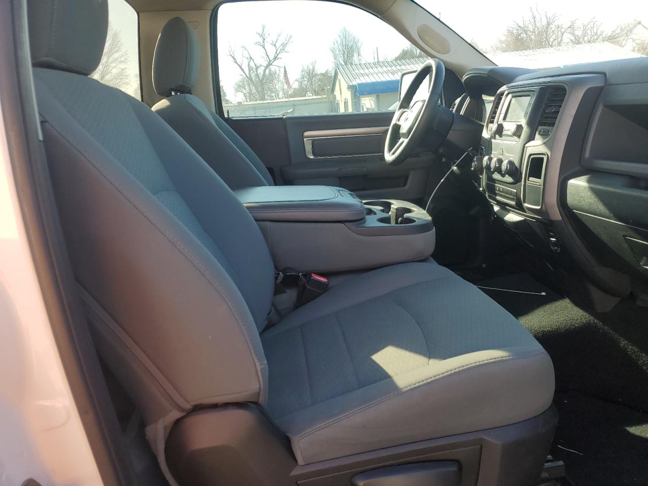 2016 RAM 1500 - Image 10