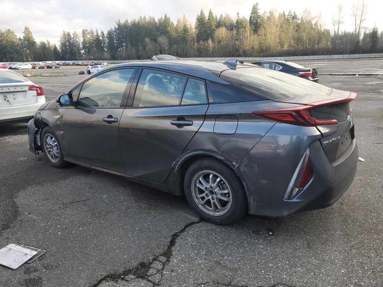 2017 Toyota Prius - Image 2